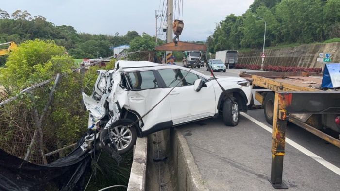 大貨車撞飛小客車　警籲駕車要全神貫注