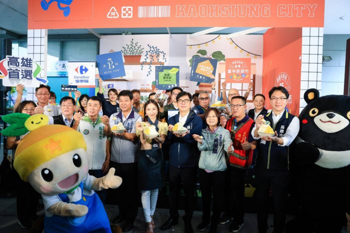 高雄推出「夏祭新鮮市」專屬品牌　陳其邁化身最強推銷員