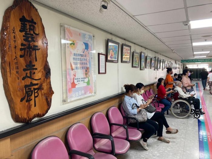 特教繪畫比賽　優良畫作在投醫藝術走廊展出