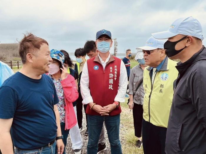 澎湖府會考察青灣仙人掌公園、雙湖園水資源回收中心建設進度