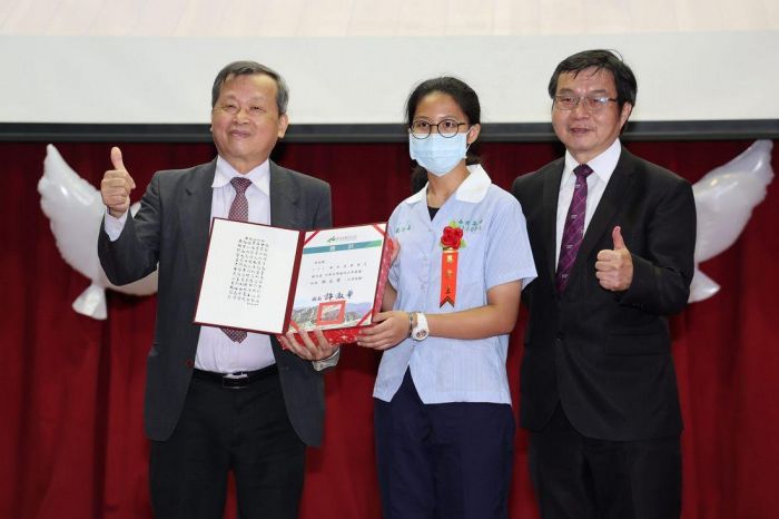 南投高中畢業典禮　王瑞德祝福開創未來、實現夢想