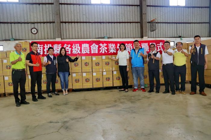南投茶葉外銷裝櫃　許淑華積極開拓農產國際市場