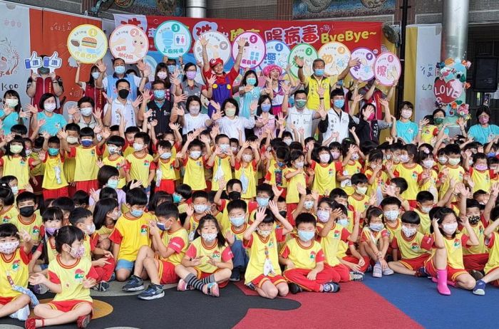嘉市舉行正確洗手觀念　黃敏惠示範與學童一起向腸病毒說掰掰
