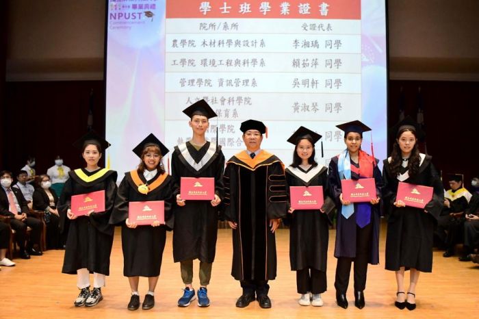屏科大畢業典禮　張金龍祝福畢業生鵬程萬里