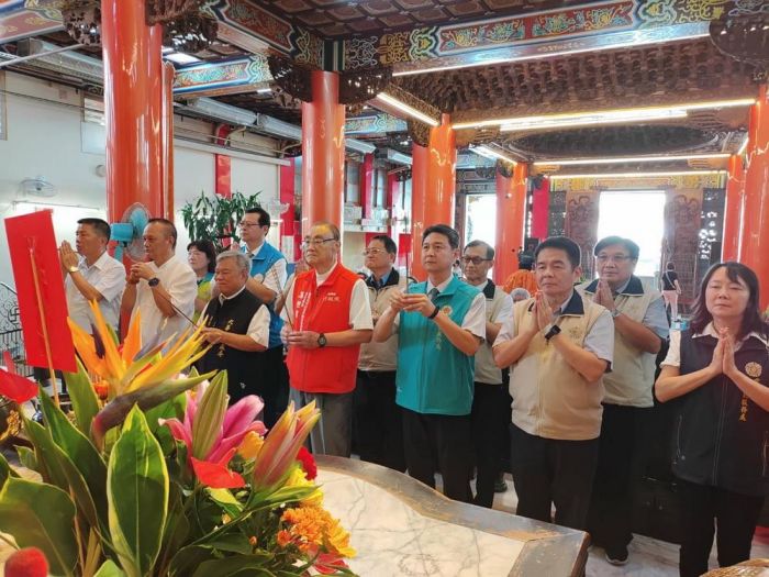 退輔會主委馮世寬至嘉巿九華山地藏庵感謝長期照顧榮民(眷)