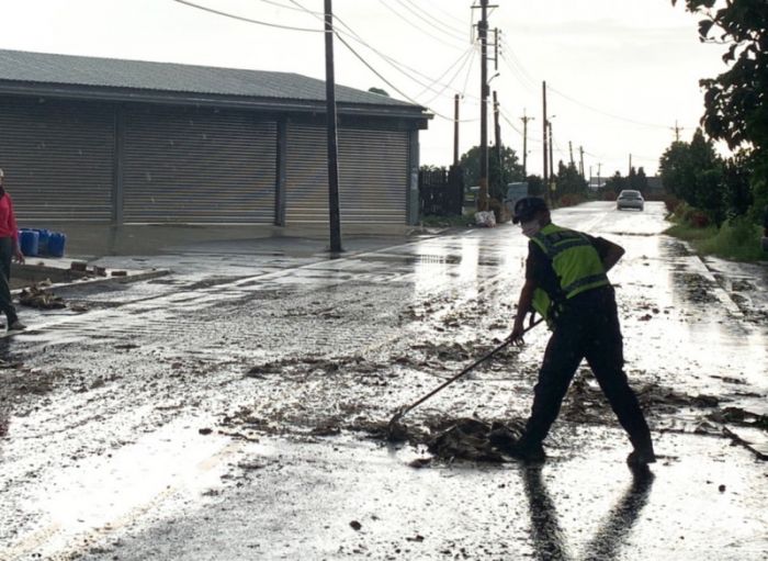 暴雨釀成災　崙背警速排除