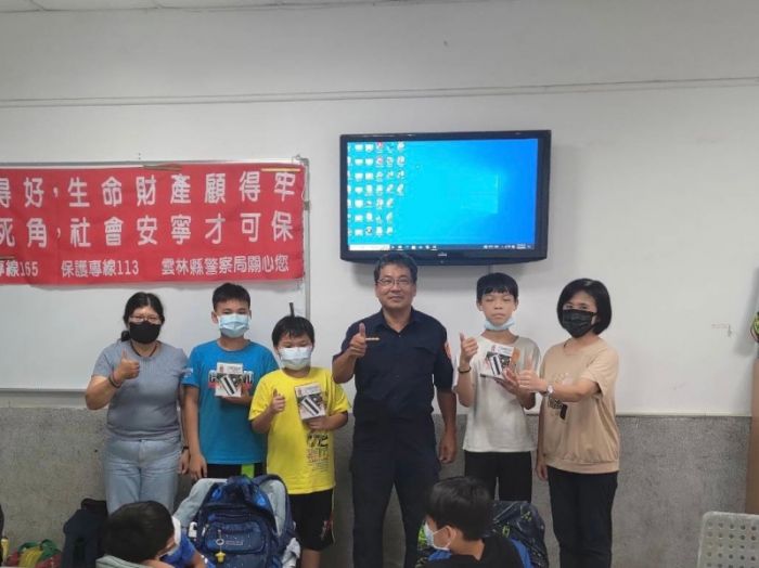 斗六饒平警前進校園　向夜光小天使反毒反詐騙宣導