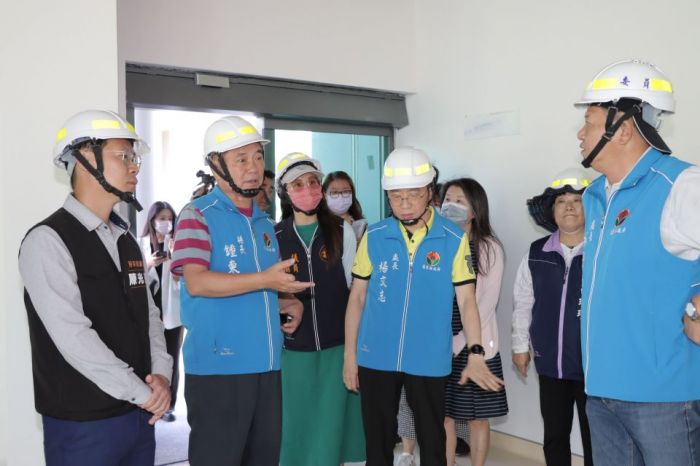 鍾東錦視察頭份市親子館工程　預定8月1日竣工