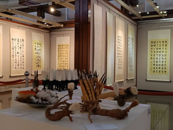 陳景聰毛筆書法收藏展 欣賞毛筆製作技藝、體驗被毛筆包圍的震撼