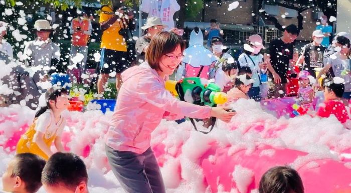 屏東市親子「夏日泡泡趴」　歡趣童心大噴發