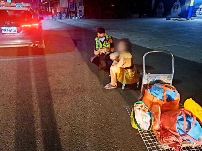 獨居老嫗深夜搭公車　西螺警獲報護送安置