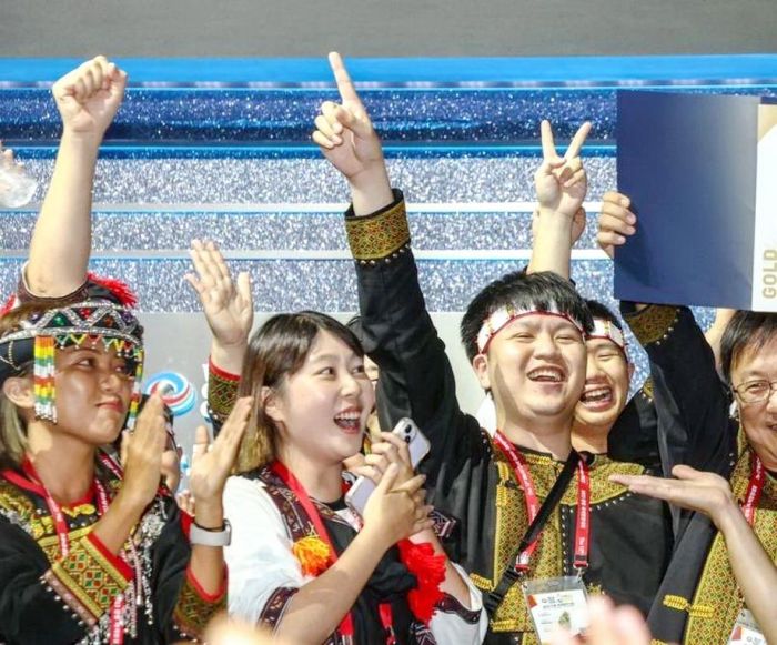 寶來國中與尼布恩合唱團 勇奪世界合唱大賽雙金牌