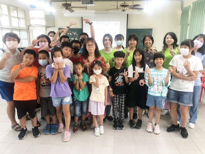 海外青年英語服務營 嘉縣布袋永安學童英語夏夏叫