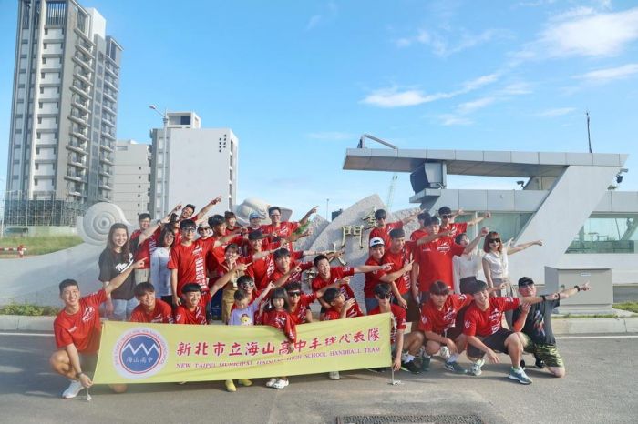 海山高中手球隊金門進行移地訓練　暢跑金門大橋