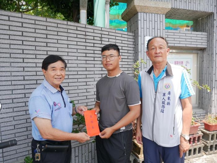 陸軍上兵父親重症　屏東軍友站慰問關懷