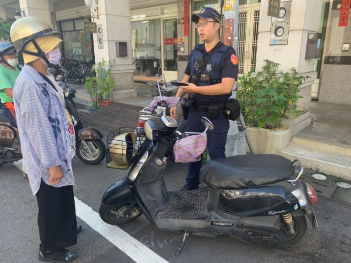 婦人記錯停車位　情急報警才知搞烏龍