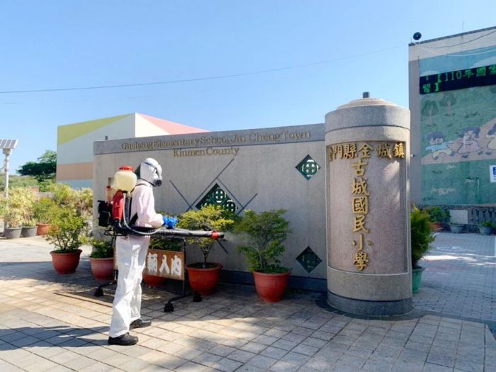 防止登革熱傳播！金門縣加強清除積水容器　