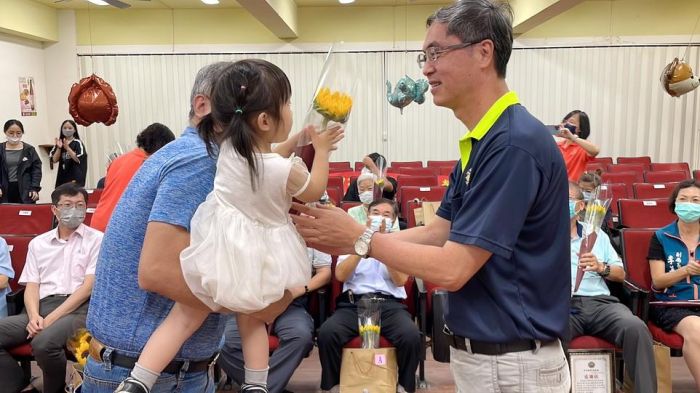 屏東縣榮服處辦理向日葵天使與認養人相見歡活動