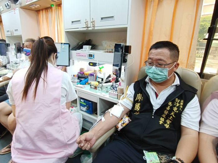 捐血送電扇為民眾消暑氣　為血庫募集357袋熱血