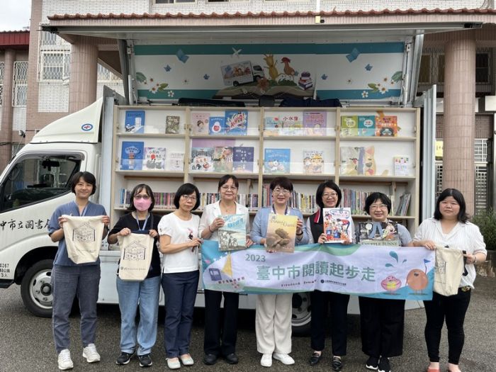 鼓勵收容人用閱讀翻轉未來  中市閱讀起步走前進女監　