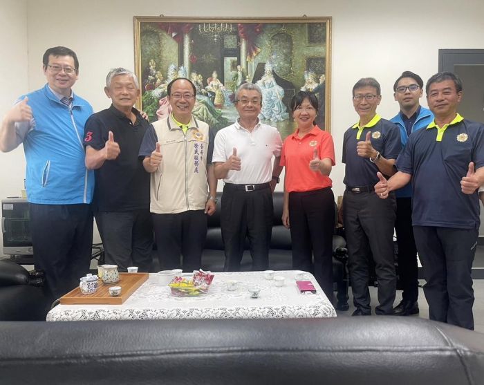 嘉義榮服處長許淑菁及榮民榮眷基金會拜會優質企業