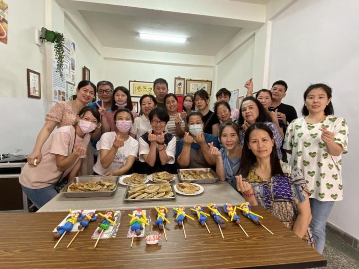 移民署嘉市服務站舉辦多元文化邀新住民一起DIY韭菜盒子