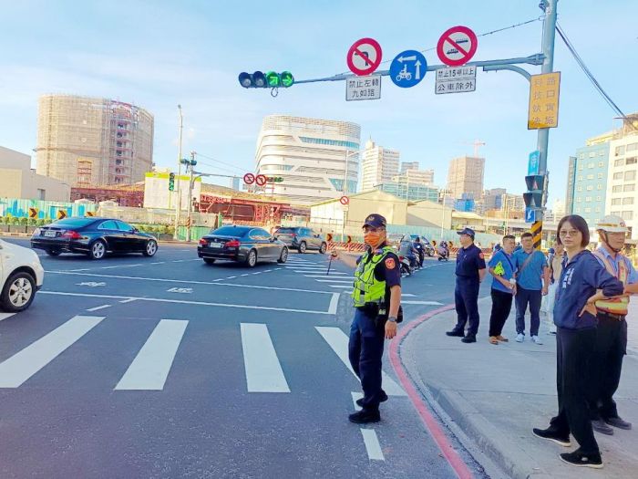 高雄車站站西路永久路型切換  車速放慢互禮讓