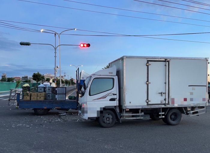 小貨車闖紅燈肇禍　西螺警方依法告發