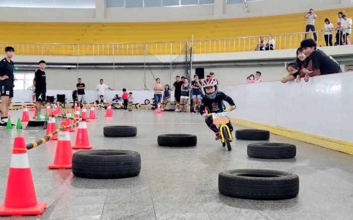 飆速闖七關　幼兒平衡車賽美濃運動中心登場
