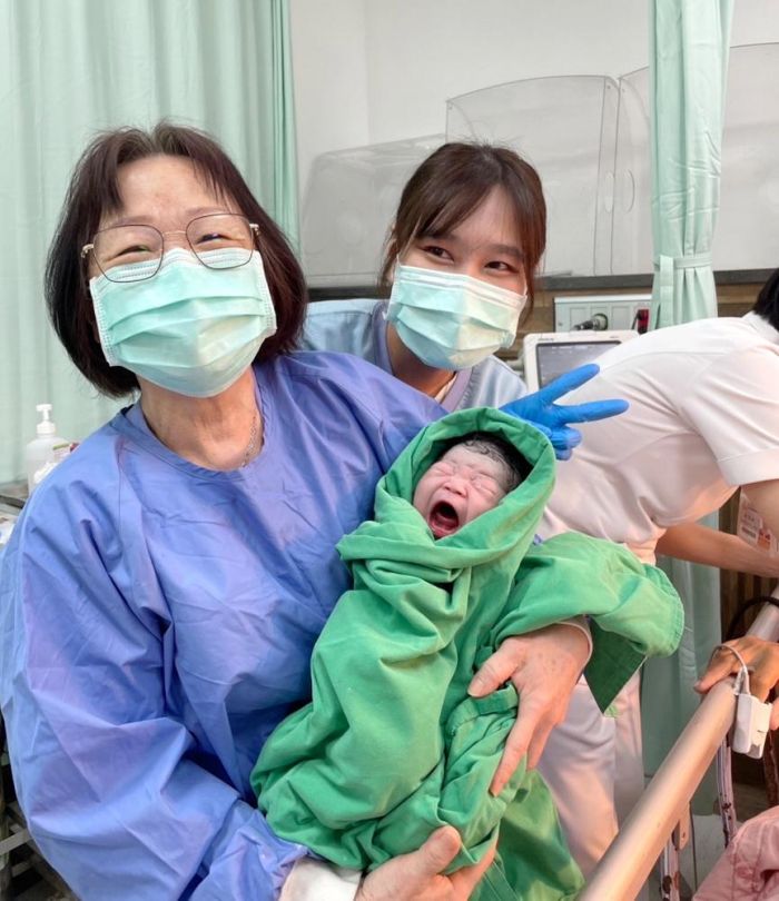 泰籍產婦等不及！雲基急診接生男嬰順利呱呱落地