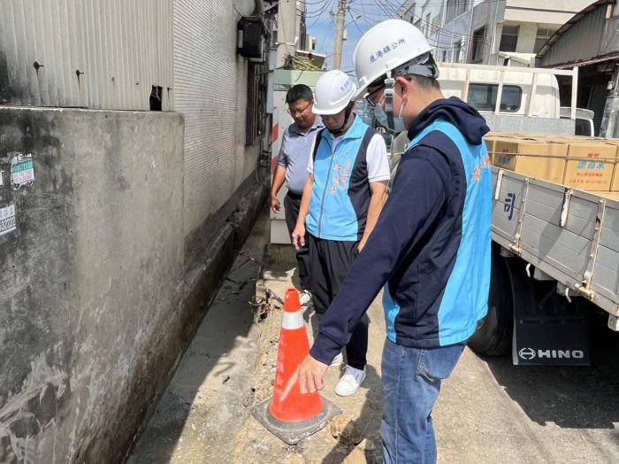 鹿港鎮彰頂路22巷道路及排水溝新建工程 鎮長許志宏視察：如質如期竣工