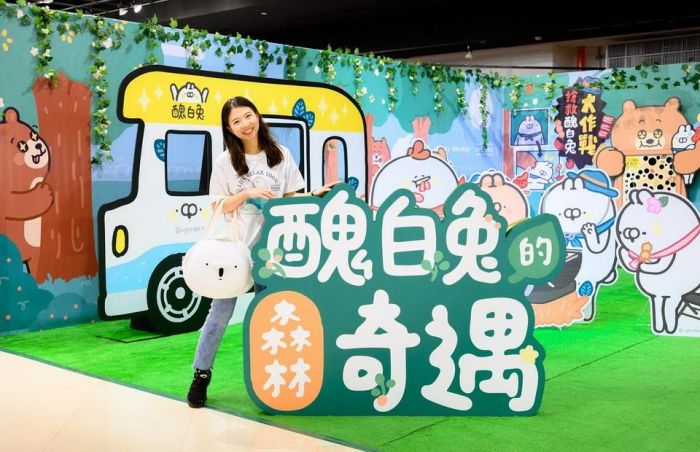  醜白兔的森林奇遇快閃店　高雄夢時代登場