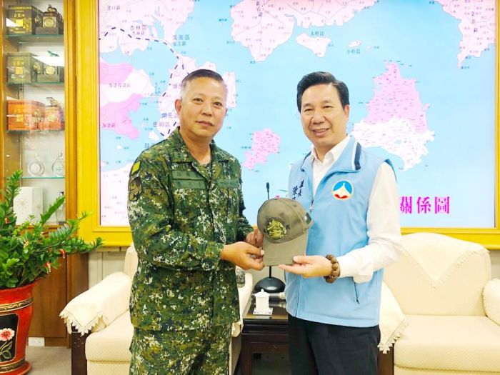 金門防衛指揮部新任指揮官　拜會金門縣長陳福海