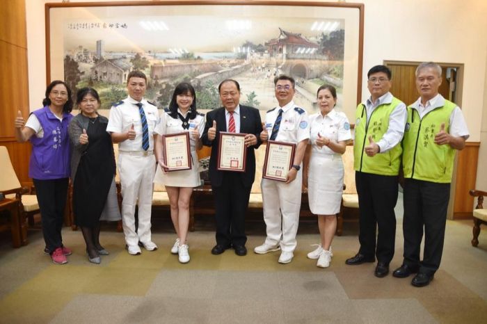 南十字星國際扶輪帆艇會集資捐贈七美衛生所冷氣設備
