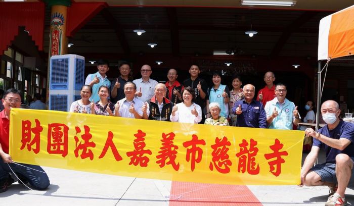 有藝術、有人情！黃敏惠陪長輩共餐「十全十美  中秋慶團圓」