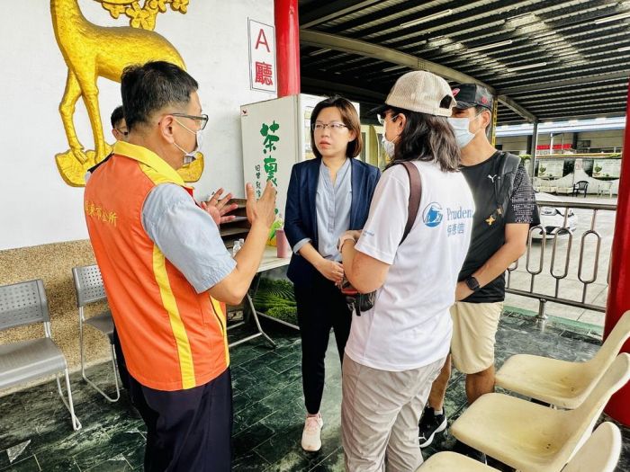 明揚大火造成重大傷亡 屏東市長周佳琪拋磚引玉捐款10萬