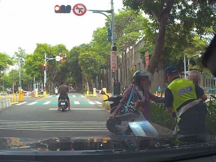 身體不適當街求援　斗六警火速協助送醫