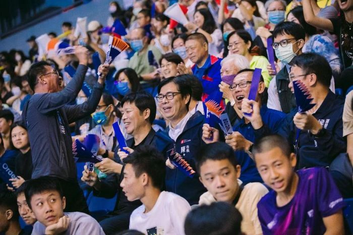 高雄羽球大師賽BWF Spuer100決戰高雄 陳其邁與球迷同觀賽