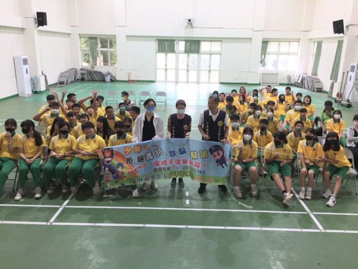 警局少年隊前進校園「反毒、識詐」宣導