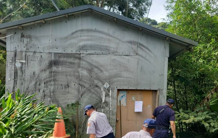 山域治安訪查拂曉出擊  清查山區草工寮並張貼警語