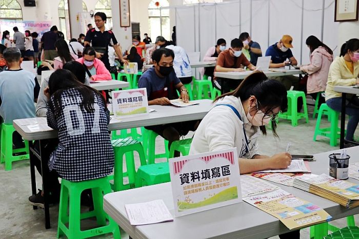 斗六就業中心辦理大型徵才活動　雲林廟口隆重登場