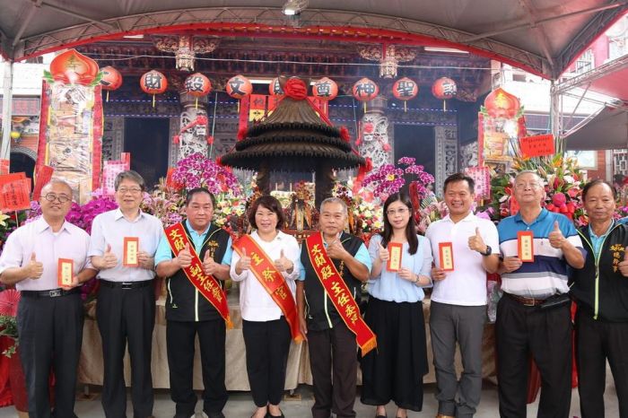 嘉市文財殿尊神聖誕千秋　黃敏惠感謝文財殿長期幫助弱勢