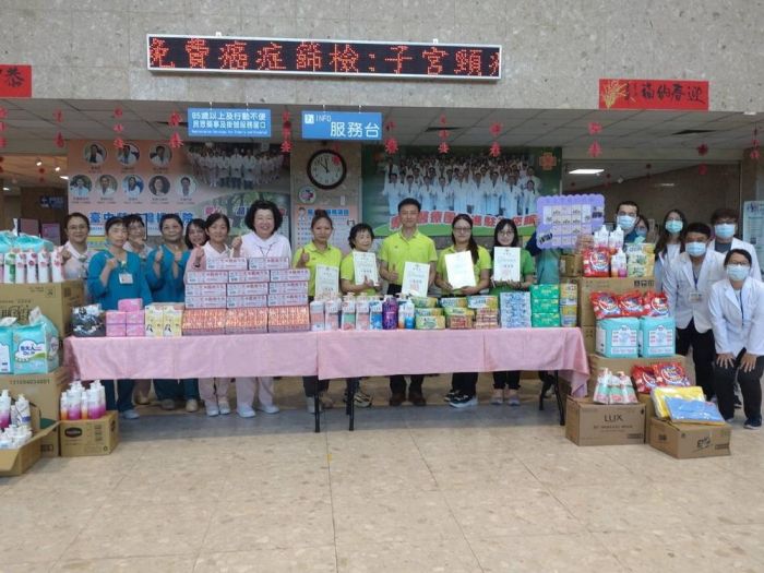 善心團體送愛送暖到中榮灣橋分院助失依住院心康復者