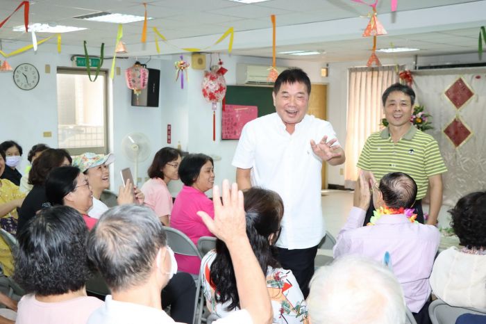苗縣台社大協會成果發表　鍾東錦演唱客語歌推廣母語