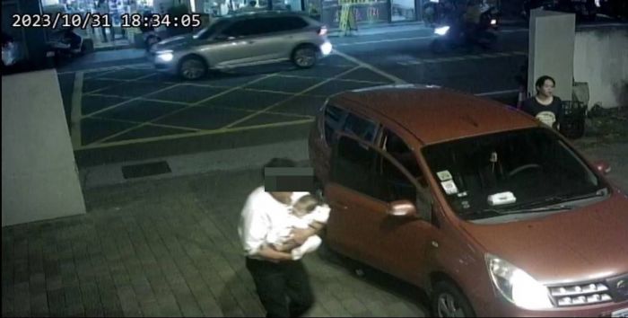女嬰口吐鮮血家人急開車送醫遇塞車 暖警開道化險為夷