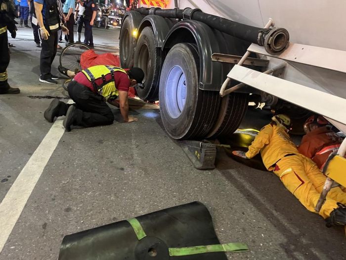 腳踏車騎士遭預拌混凝土車輪胎輾過男子當場不治
