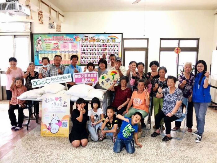 豐泰文教基金會捐愛心米 長青食堂及弱勢長者受惠