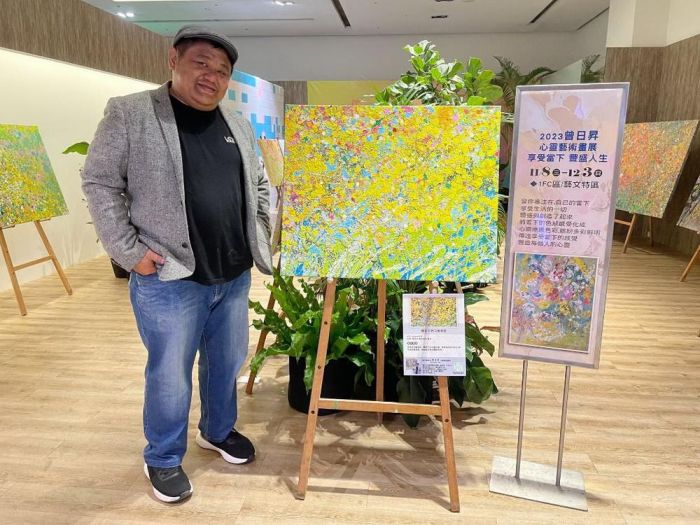 高雄百貨週年慶  舉辦心靈藝術畫展