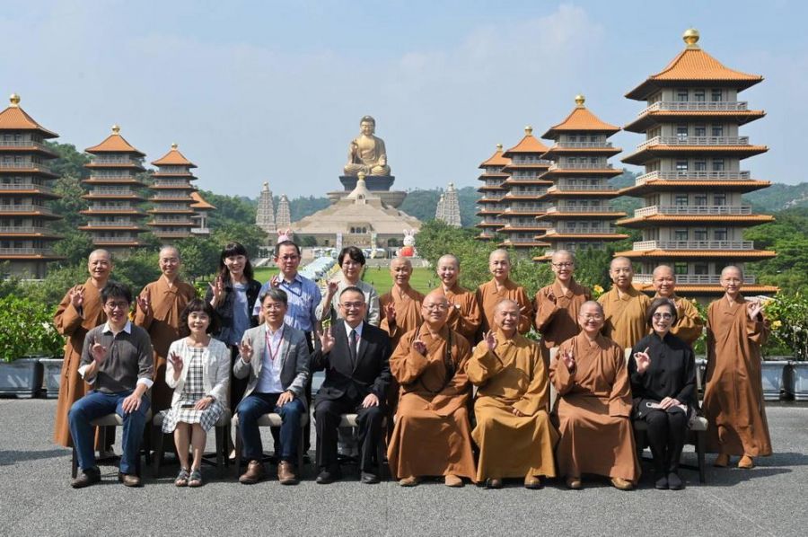 國立故宮與佛光山簽署合作意向  明年五月再現法華展