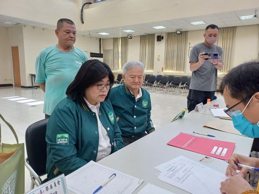 嘉義市王美惠登記參選立委   堅信腳踏實地做事拚連任